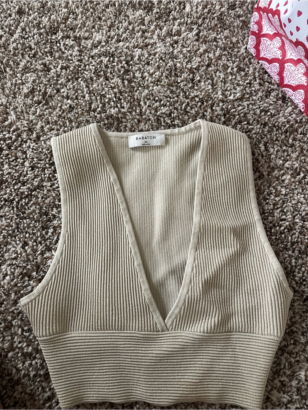 Babaton Beige Ribbed V-Neck Cropped Tank